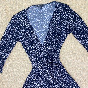 Lily Black White Wrap Dress Leaf Floral Flirty Tie Closure Dress